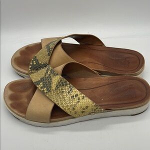 UGG Sandals Treadlite Leather with Snake skin Sz 8 Style: Kari Exotic